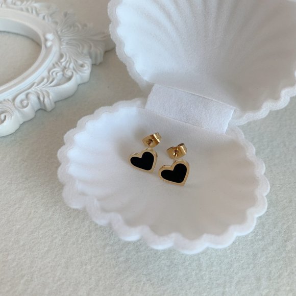[14K Gold Plated] Black Heart Shaped Stud Earrings - Picture 9 of 9